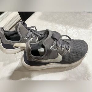 Nike gym shoes